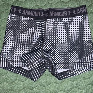 Small under armor spandex shorts